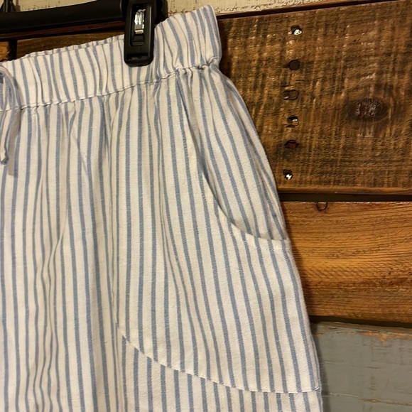 NWT And Now This Chambray & White Striped Shorts - Picture 4 of 6